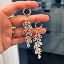 Load image into Gallery viewer, Gold stainless steel retro floral filigree rhinestone vine drop rhinestone dangle plugs: 2g 0g 00g 1/2" 9/16" 5/8" 18mm 20mm 22mm 25mm