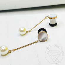 Load image into Gallery viewer, Shell gold pearl plugs gauges tunnels 4g 2g 1g 0g 11/32" 00g