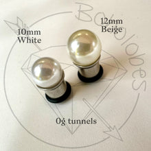 Load image into Gallery viewer, Pearl ball plugs wedding plugs single flare plugs tunnels 14g - 3/4"
