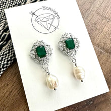 Load image into Gallery viewer, White gold emerald and pearl earrings