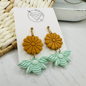 Bee mint green retro flower earrings