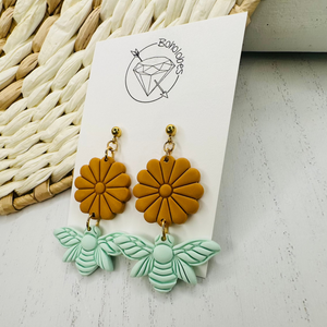 Bee mint green retro flower earrings