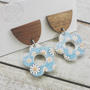 Retro daisy wood dangle earrings