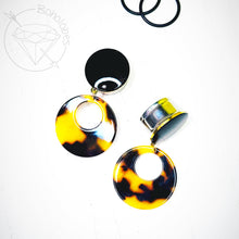 Load image into Gallery viewer, Gold and black circle tortoise shell plugs gauges tunnels 8g 6g 4g 2g 1g 0g 11/32&quot; 00g 7/16&quot; 1/2&quot;