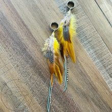 Load image into Gallery viewer, Stainless steel feather beaded stainless steel screw back plugs gauges tunnels: 2g 0g 00g 1/2&quot; 9/16&quot; 5/8&quot; 18mm 20mm 22mm 25mm