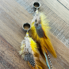 Load image into Gallery viewer, Stainless steel feather beaded stainless steel screw back plugs gauges tunnels: 2g 0g 00g 1/2&quot; 9/16&quot; 5/8&quot; 18mm 20mm 22mm 25mm