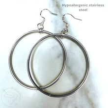 Load image into Gallery viewer, Yellow gold thick wire hoop screw back plugs gauges tunnels: 2g 0g 00g 1/2&quot; 9/16&quot; 5/8&quot; 18mm 3/4&quot; 20mm 22mm 25mm