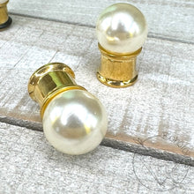 Load image into Gallery viewer, Pearl ball plugs / screw back yellow gold tunnels Sizes 4g 2g 0g 00g 7/16” 1/2” 9/16” 5/8” 11/13” 3/4” 13/16” 7/8” 1”