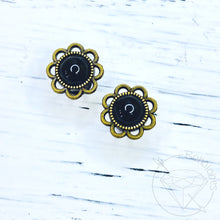 Load image into Gallery viewer, black agate flower plugs gauges: 14g 12g 10g  8g 6g 4mm 4g 5mm 2g 6mm 1g 7mm 0g 8mm 11/32&quot; 9mm 00g 10mm 7/16&quot; 11mm