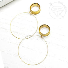 Load image into Gallery viewer, Yellow gold wire hoop screw back plugs gauges tunnels: 2g 0g 00g 1/2&quot; 9/16&quot; 5/8&quot; 18mm 20mm 22mm 25mm