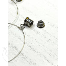 Load image into Gallery viewer, Steel wire hoop screw back plugs gauges tunnels: 2g 0g 00g 1/2&quot; 9/16&quot; 5/8&quot; 18mm 20mm 22mm 25mm