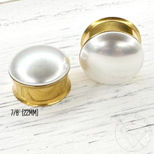 Load image into Gallery viewer, Screw-back white pearl hider plugs tunnels for gauged ears: 1&quot; 7/8&quot; 3/4&quot; 5/8&quot;