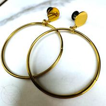 Load image into Gallery viewer, Gold wire Hoop single flare plugs gauges tunnels 6g 4g 2g 1g 0g 11/32&quot; 00g 7/16&quot; 1/2&quot; 9/16&quot; 5/8&quot; 3/4&quot; 7/8&quot; 1&quot;
