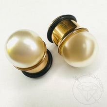 Load image into Gallery viewer, Pearl ball plugs wedding bridal single flare gold plugs tunnels 14g 12g 10g 8g 6g 4g 2g 0g 00g 7/16&quot; 1/2&quot; 9/16&quot; 5/8&quot; 3/4&quot; 7/8&quot; 1&quot;