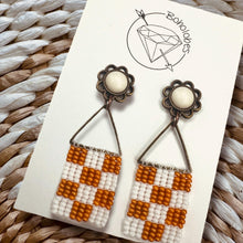 Load image into Gallery viewer, Retro flower daisy hand beaded checker plugs gauges earrings: 14g - 7/16&quot;