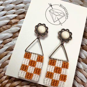Retro flower daisy hand beaded checker plugs gauges earrings: 14g - 7/16"