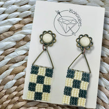 Load image into Gallery viewer, Retro flower daisy hand beaded checker plugs gauges earrings: 14g - 7/16&quot;