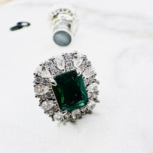 Load image into Gallery viewer, Emerald crystal plugs oval CZ white gold silver formal plugs gauges : Sizes 6g 4g 2g 1g 0g 11/32&quot; 00g