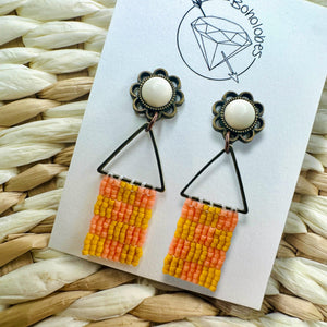 Retro flower daisy hand beaded checker plugs gauges earrings: 14g - 7/16"