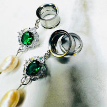 Load image into Gallery viewer, White gold emerald and pearl screw back plugs gauges tunnels: 2g - 30mm