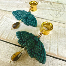 Load image into Gallery viewer, Green goth moth rose tiger eye screw back plugs gauges tunnels: 2g 0g 00g 1/2" 9/16" 5/8" 18mm 19mm 20mm 22mm 25mm