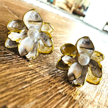 Load image into Gallery viewer, Pearl Flower Plugs / Tunnels – 22mm Floral Charm Earrings 2g 1g 0g 11/32” 00g 7/16” 1/2” 9/16”