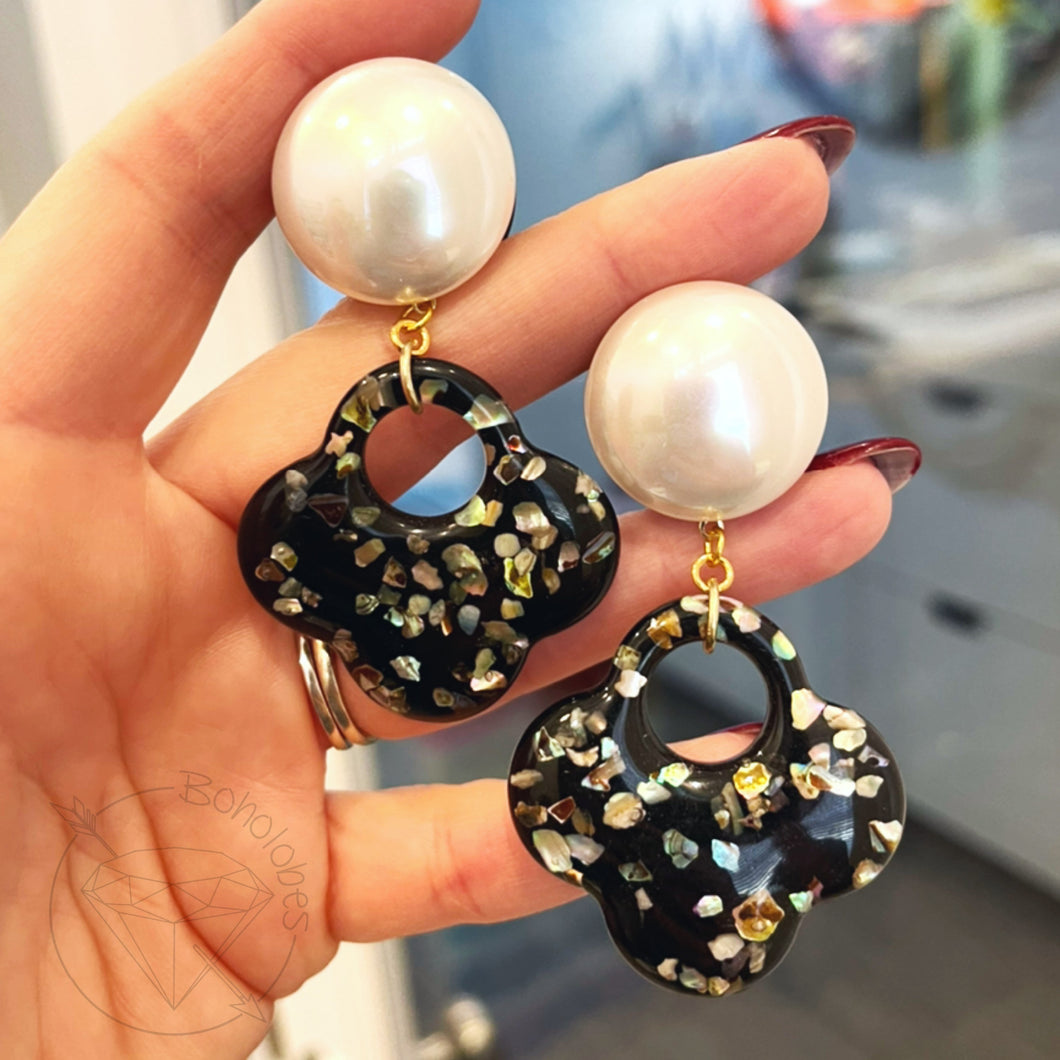Retro pearl and Paua Abalone plugs for gauged ears: 1/2