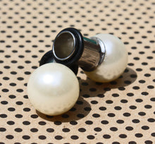 Load image into Gallery viewer, Pearl ball plugs wedding plugs single flare plugs tunnels 14g - 3/4&quot;