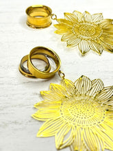 Load image into Gallery viewer, Sunflower dangle plugs hollow tunnels: 2g 0g 00g 1/2&quot; 9/16&quot; 5/8&quot; 18mm 20mm 22mm 25mm