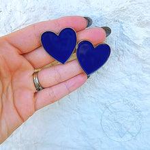 Load image into Gallery viewer, Jumbo chunky heart plugs gauges sizes: 2g 1g 0g 11/32&quot; 00g 7/16&quot; 1/2&quot; 9/16&quot; 5/8&quot; 3/4&quot;